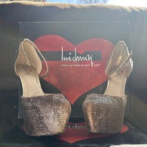 Luichiny Shimmering Brown 7” Platform Heels